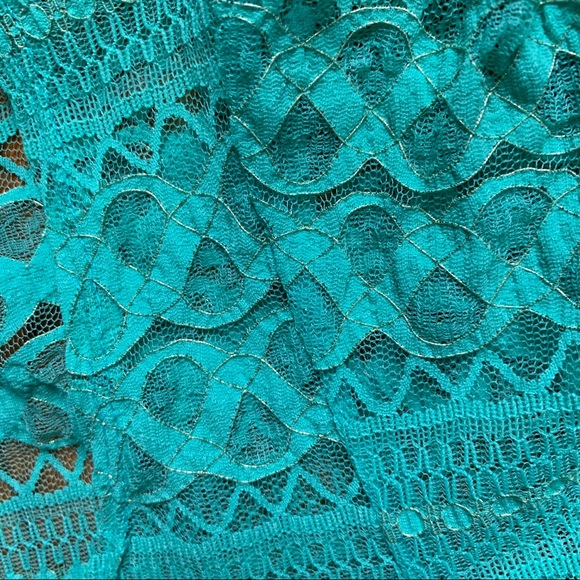 Gorgeous Teal and Metallic Gold Lace Top - Picture 4 of 5